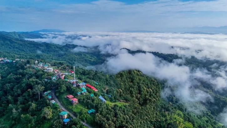 মেঘ ছুঁতে এখনই সাজেক